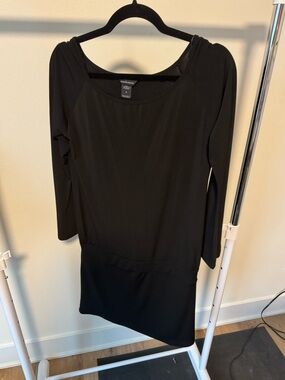 Moda International black bell sleeve drop-waist mini dress size Medium